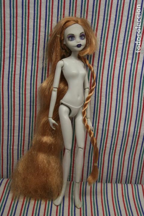Mu&ntilde;ecas modernas: PRINCESA ZOMBIE WOWWEE 2012 RAPUNZEL - Foto 1