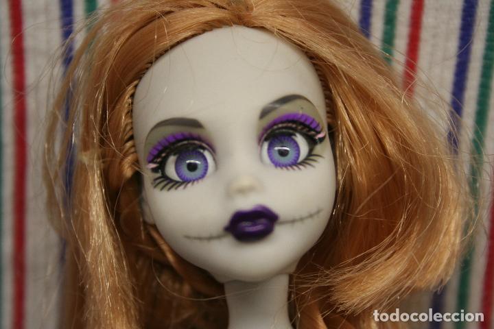 Mu&ntilde;ecas modernas: PRINCESA ZOMBIE WOWWEE 2012 RAPUNZEL - Foto 3
