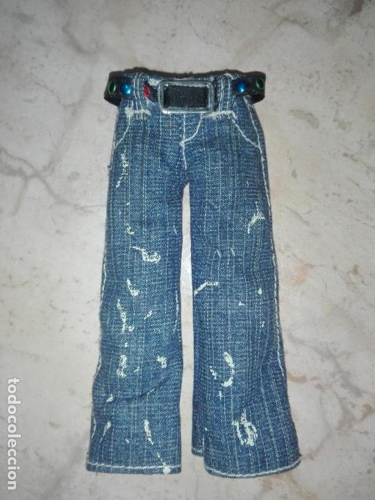 Mu&ntilde;ecas modernas: pantalon de mu&ntilde;eca bratz - Foto 1