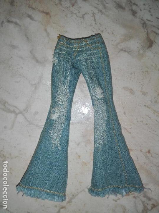 Mu&ntilde;ecas modernas: pantalon de mu&ntilde;eca bratz - Foto 1