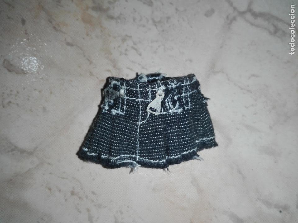 Mu&ntilde;ecas modernas: falda de mu&ntilde;eca bratz - Foto 1
