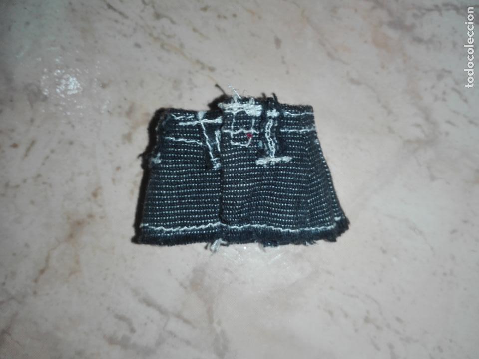 Mu&ntilde;ecas modernas: falda de mu&ntilde;eca bratz - Foto 2