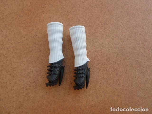 Mu&ntilde;ecas modernas: Botas mu&ntilde;eca Monster High - Foto 1