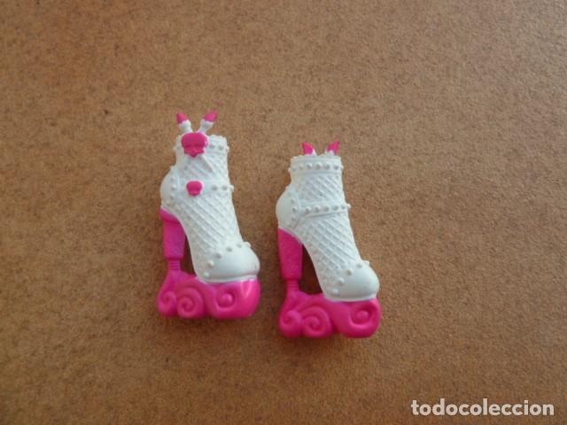 Mu&ntilde;ecas modernas: Botas mu&ntilde;eca Monster High - Foto 1