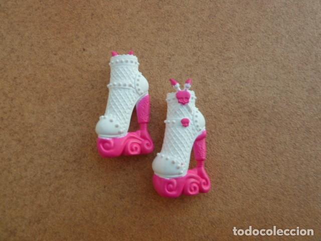 Mu&ntilde;ecas modernas: Botas mu&ntilde;eca Monster High - Foto 2