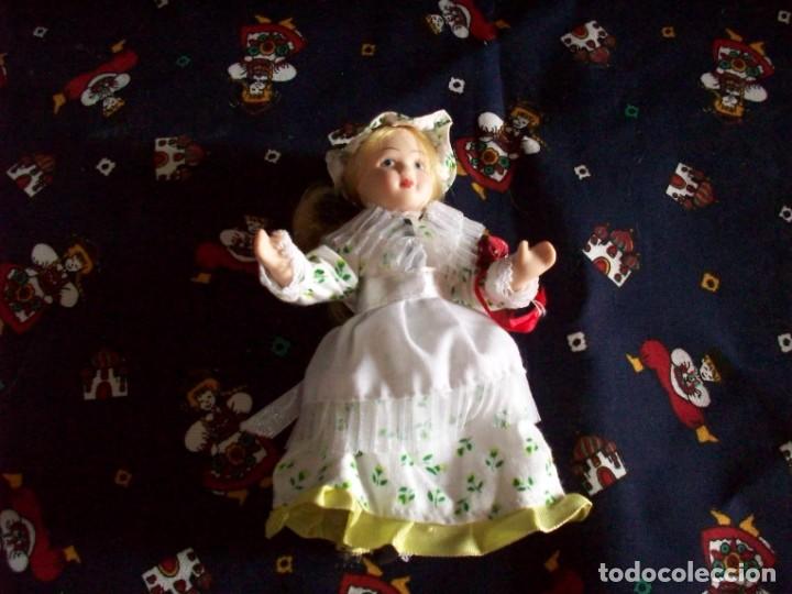 Mu&ntilde;ecas modernas: mu&ntilde;eca porcelana modista - Foto 1