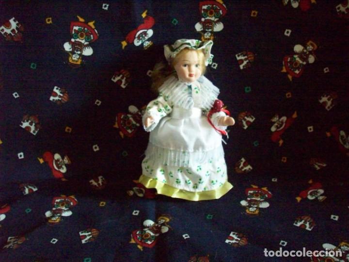 Mu&ntilde;ecas modernas: mu&ntilde;eca porcelana modista - Foto 3