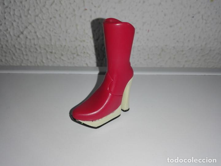 Mu&ntilde;ecas modernas: Zapato bota de mu&ntilde;eca bratz - Foto 3