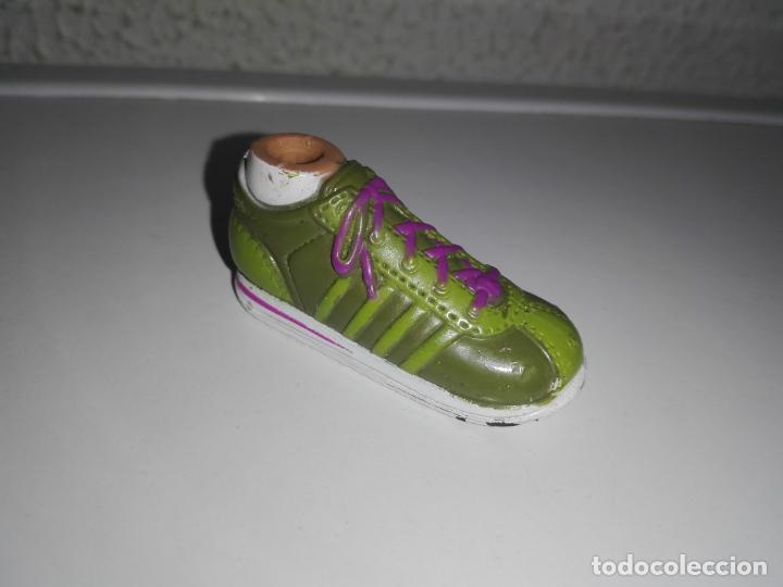 Mu&ntilde;ecas modernas: Zapato bota de mu&ntilde;eca bratz - Foto 1