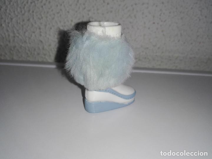 Mu&ntilde;ecas modernas: Zapato bota de mu&ntilde;eca bratz - Foto 1