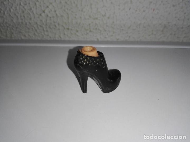 Mu&ntilde;ecas modernas: Zapato de mu&ntilde;eca bratz - Foto 2