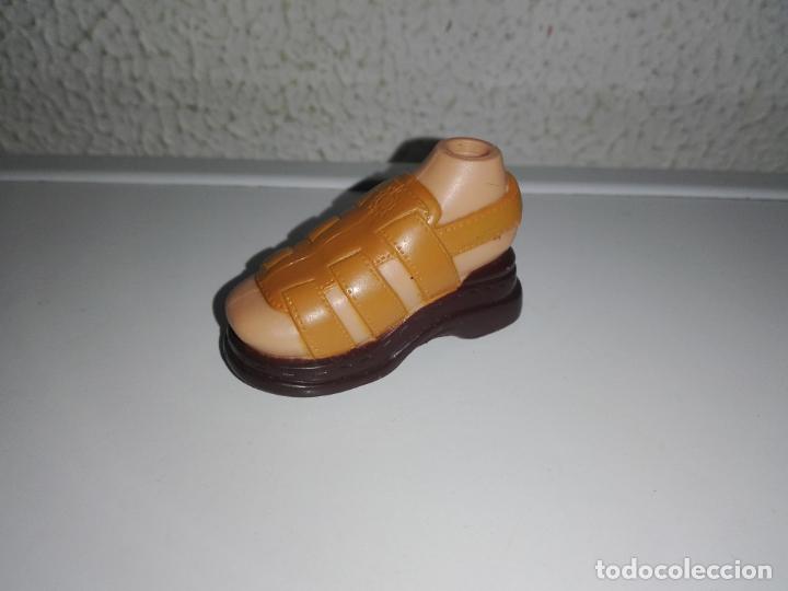 Mu&ntilde;ecas modernas: Zapato de mu&ntilde;eca bratz - Foto 1