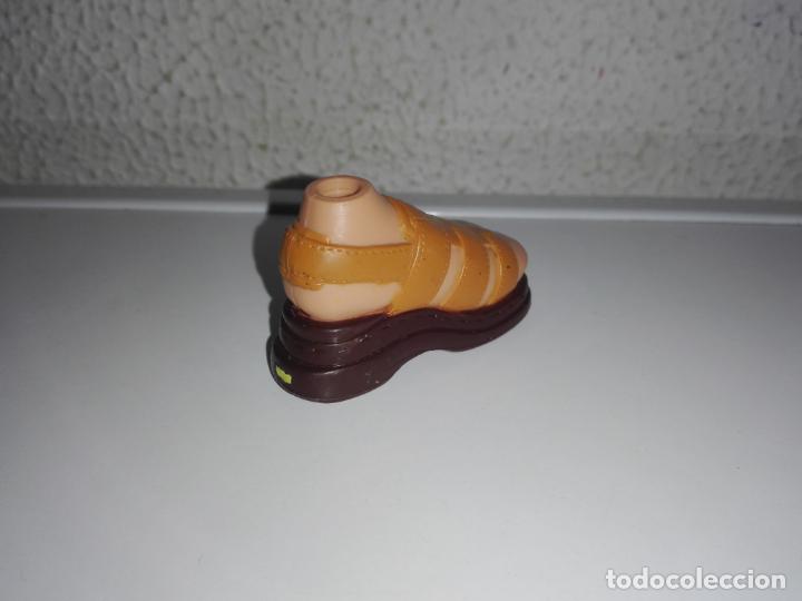 Mu&ntilde;ecas modernas: Zapato de mu&ntilde;eca bratz - Foto 2
