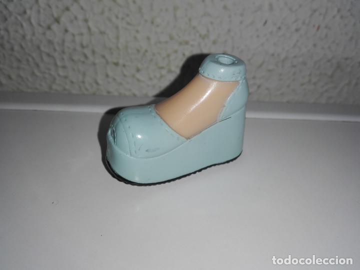 Mu&ntilde;ecas modernas: Zapato de mu&ntilde;eca bratz - Foto 1