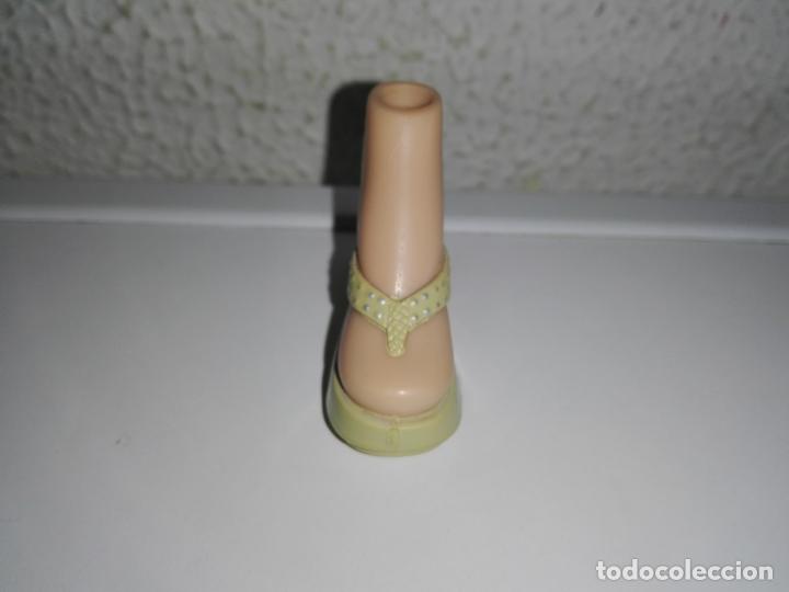 Mu&ntilde;ecas modernas: Zapato de mu&ntilde;eca bratz - Foto 3