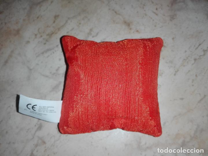 Mu&ntilde;ecas modernas: Accesorio de mu&ntilde;eca bratz almohada ubc - Foto 1