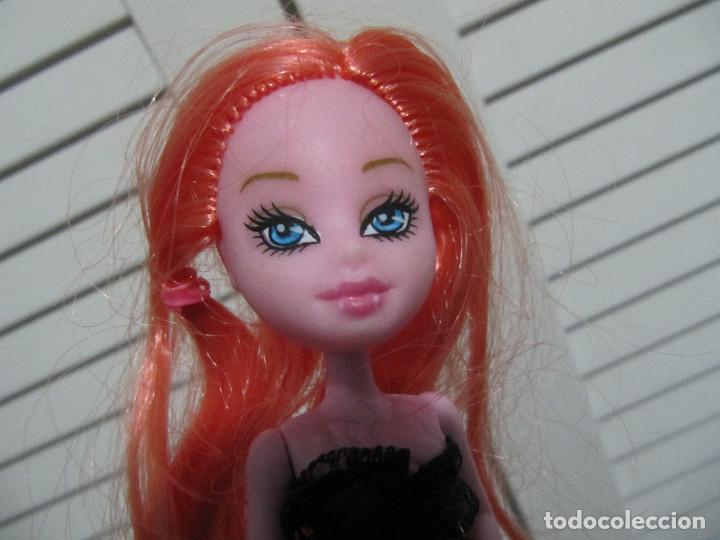 Mu&ntilde;ecas modernas: Mu&ntilde;eca tipo Monster High - Foto 4
