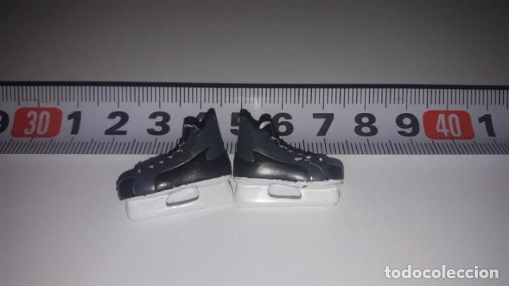 Mu&ntilde;ecas modernas: Zapatos para Mu&ntilde;eca mini bratz - Foto 1