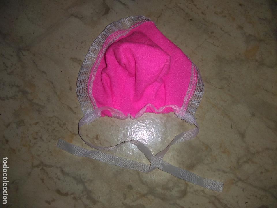 Mu&ntilde;ecas modernas: Gorro de mu&ntilde;eca bebe - Foto 3