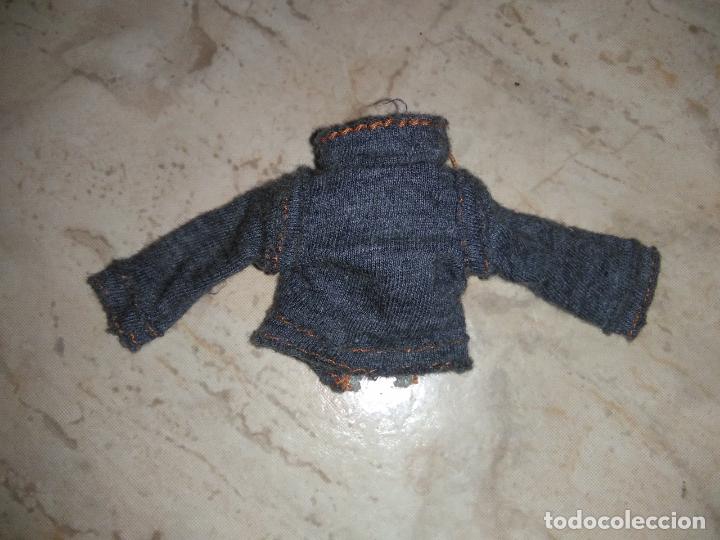 Mu&ntilde;ecas modernas: Chaqueta de mu&ntilde;eca bratz - Foto 2