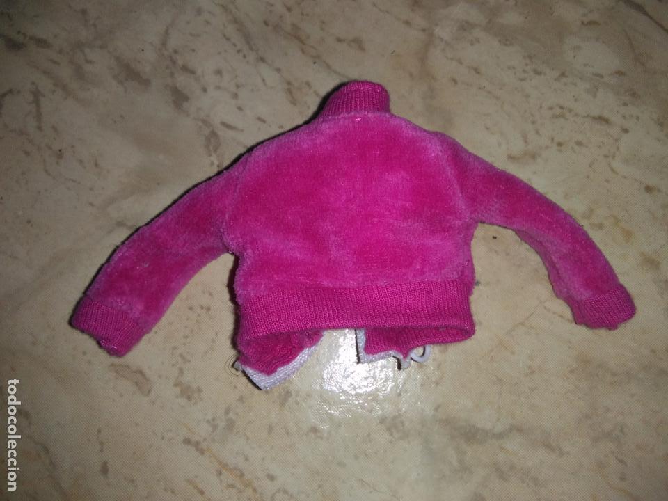 Mu&ntilde;ecas modernas: Chaqueta para mu&ntilde;eca barbie - Foto 2