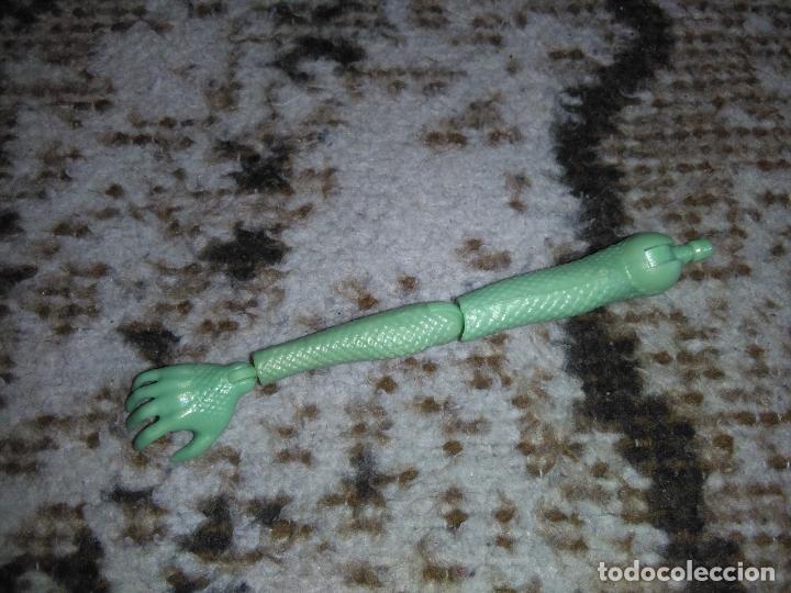 Mu&ntilde;ecas modernas: Brazo de mu&ntilde;eca Monster high ubc - Foto 1