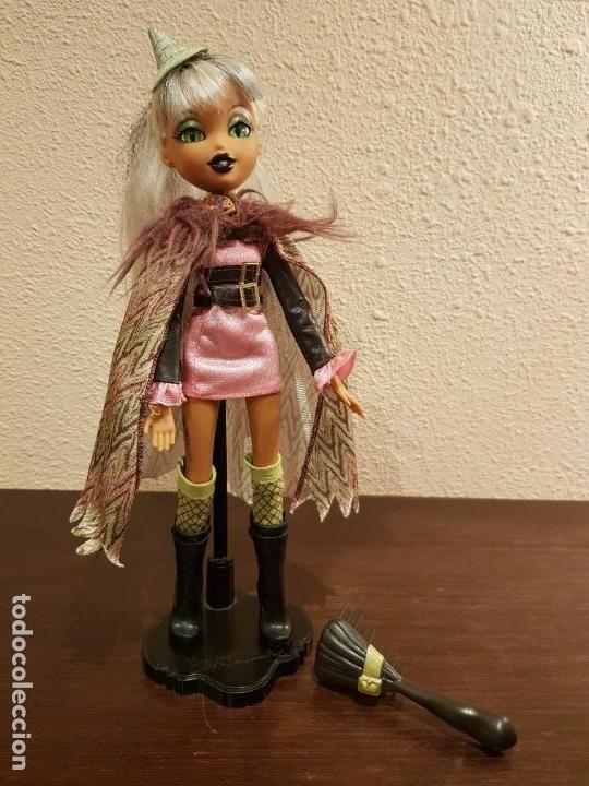Muñeca bratzillaz con ojos gatunos y botas negr - Vendido en Venta Directa  - 156568634