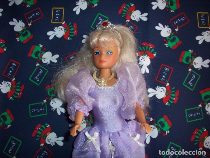 Mu&ntilde;ecas modernas: steffi love con vestido morado - Foto 2