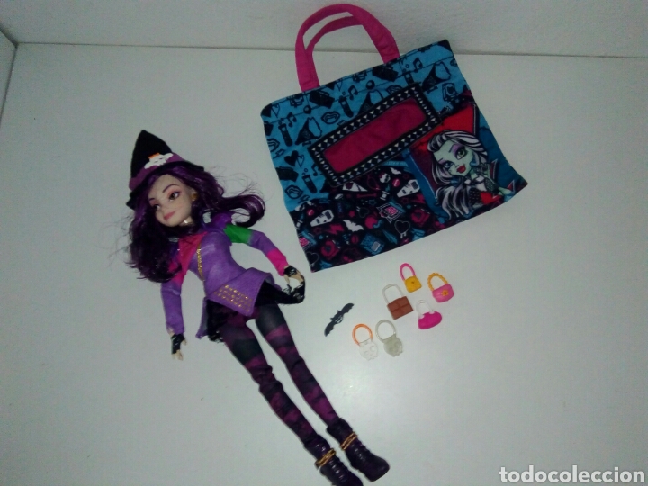 Mu&ntilde;ecas modernas: Mu&ntilde;eca monter hith con complementos - Foto 3