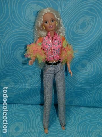 Mu&ntilde;ecas modernas: MU&Ntilde;ECA SINDY DE HASBRO 1988 - Foto 1