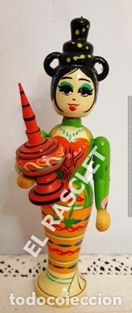 Mu&ntilde;ecas modernas: MU&Ntilde;ECA DE MADERA ARTICULADA - Foto 1