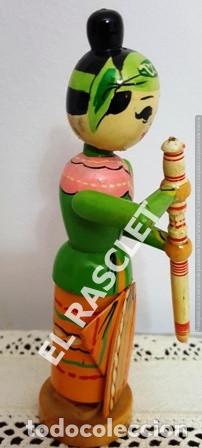 Mu&ntilde;ecas modernas: MU&Ntilde;ECA DE MADERA ARTICULADA - Foto 2