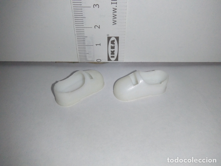 Mu&ntilde;ecas modernas: Zapatos de mu&ntilde;eca sindy de hasbro - Foto 3
