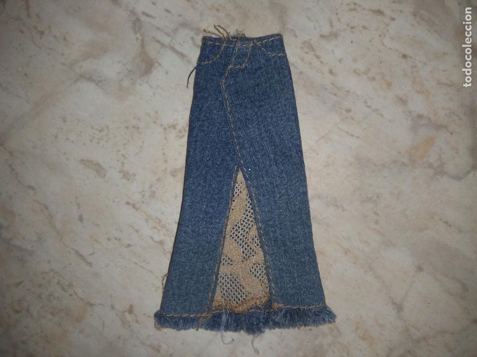 Mu&ntilde;ecas modernas: Falda de mu&ntilde;eca bratz - Foto 1