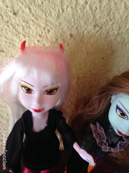 Mu&ntilde;ecas modernas: LOTE DE 2 MU&Ntilde;ECAS  TIPO  BRATZ MONSTER Y COMPLEMENTOS - Foto 4