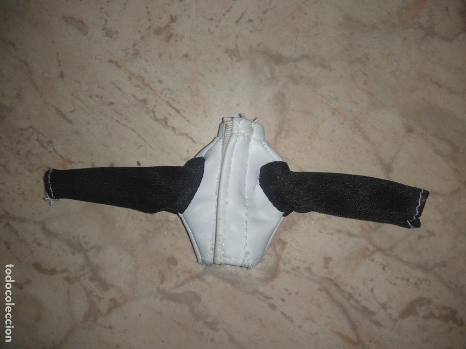 Mu&ntilde;ecas modernas: Camisa de mu&ntilde;eca bratz - Foto 2