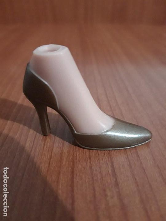 Mu&ntilde;ecas modernas: Zapato Desparejado Bratz Dana - Foto 1