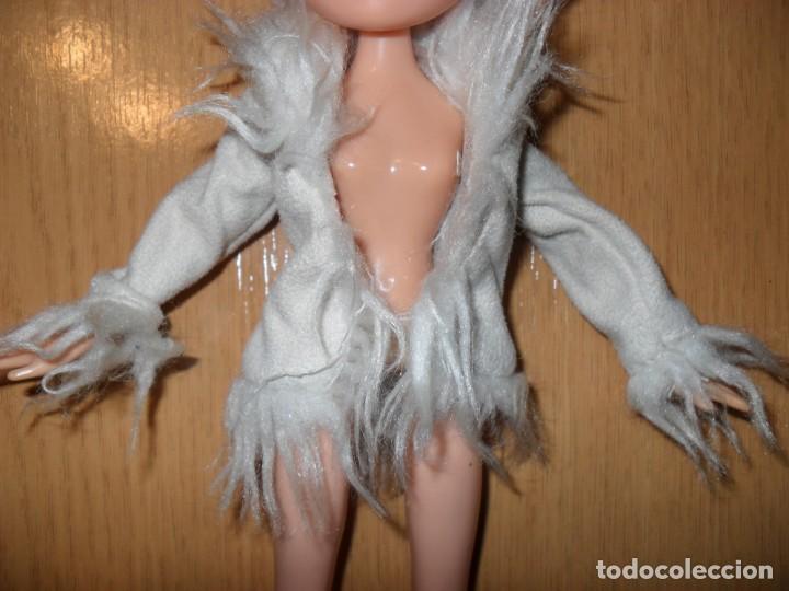 Mu&ntilde;ecas modernas: Ropa: Chaqueta para Mu&ntilde;eca Bratz - Foto 1