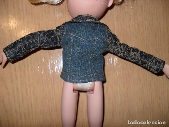 Mu&ntilde;ecas modernas: Ropa: Chaqueta para Mu&ntilde;eca Bratz - Foto 2