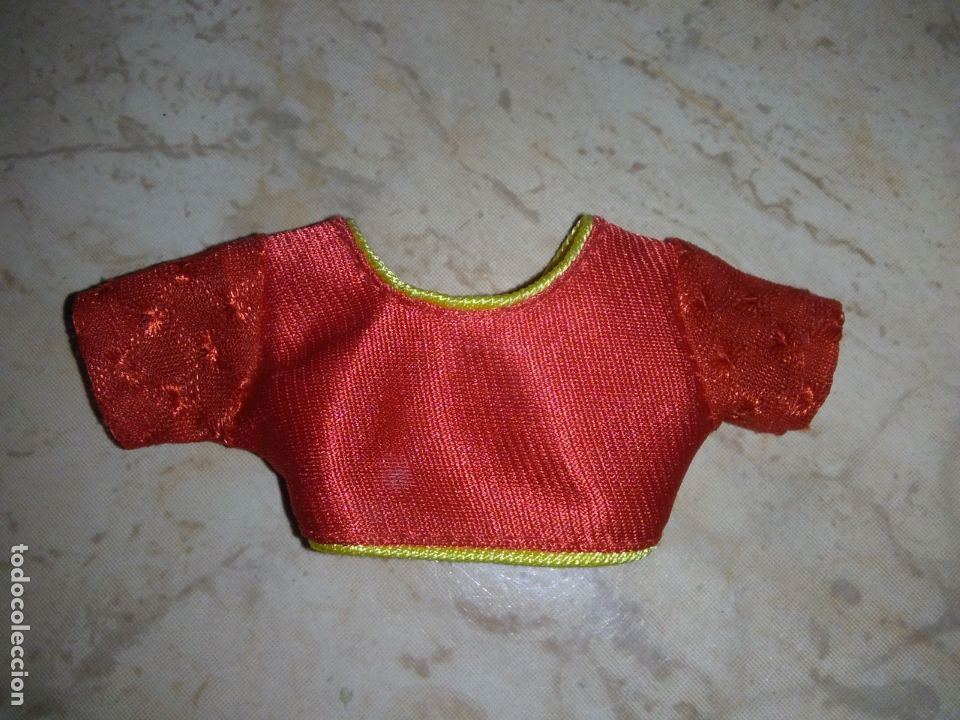 Mu&ntilde;ecas modernas: top para mu&ntilde;eca tama&ntilde;o Barbie - Foto 1