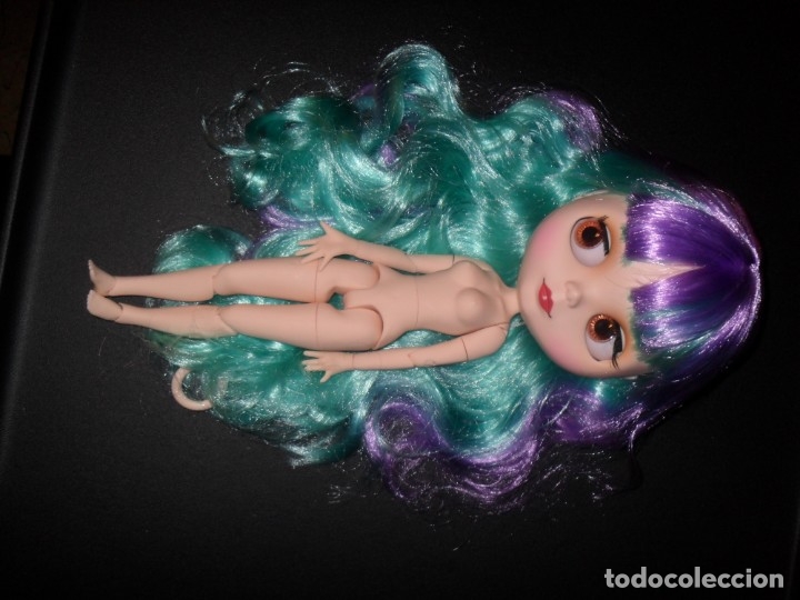 Mu&ntilde;ecas modernas: Mu&ntilde;eca articulada de 30 cm Compatible con Blythe - Foto 3