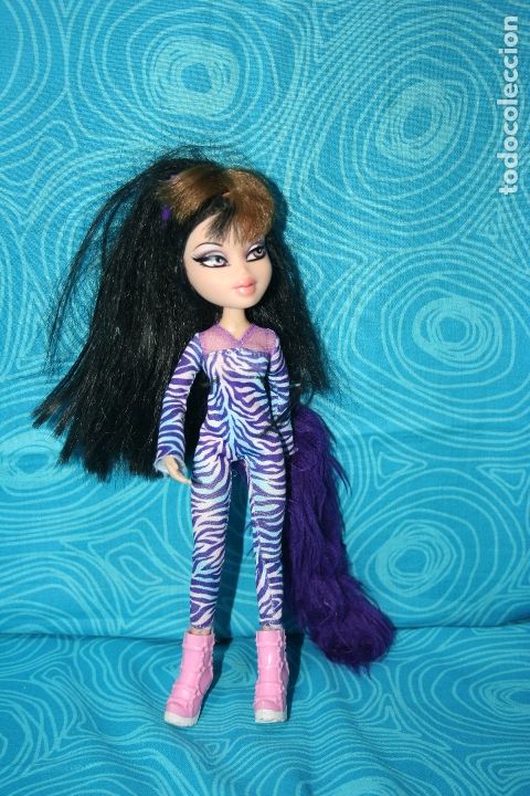 Mu&ntilde;ecas modernas: MU&Ntilde;ECA BRATZ 2001 - Foto 1
