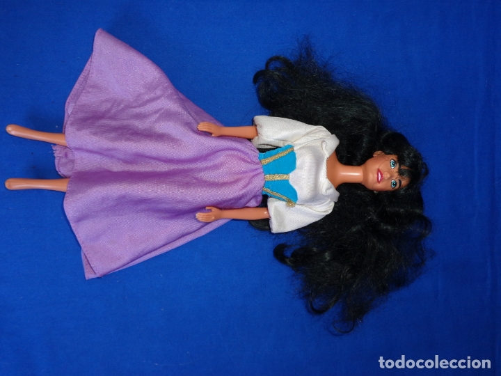 barbie esmeralda jorobado