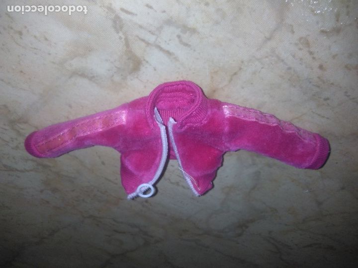 Mu&ntilde;ecas modernas: Chaqueta tama&ntilde;o mu&ntilde;eca Bratz - Foto 3