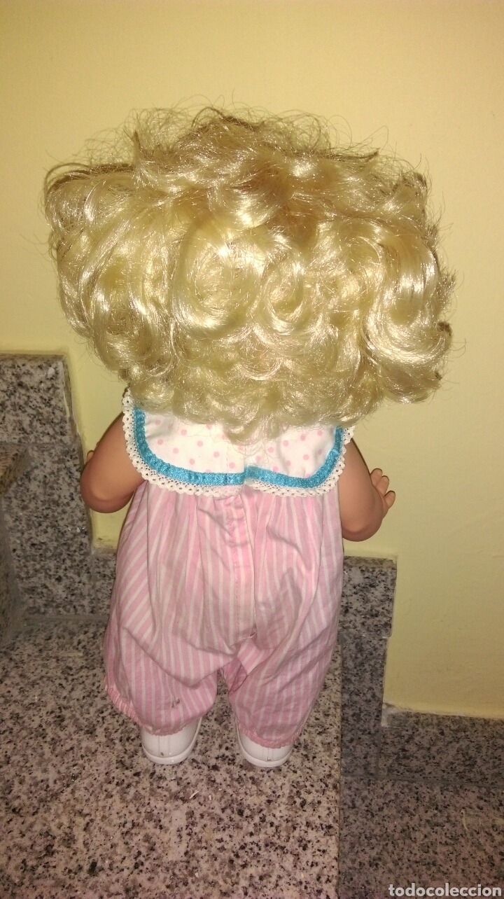 Mu&ntilde;ecas modernas: Bea anda y gatea Hasbro - Foto 2