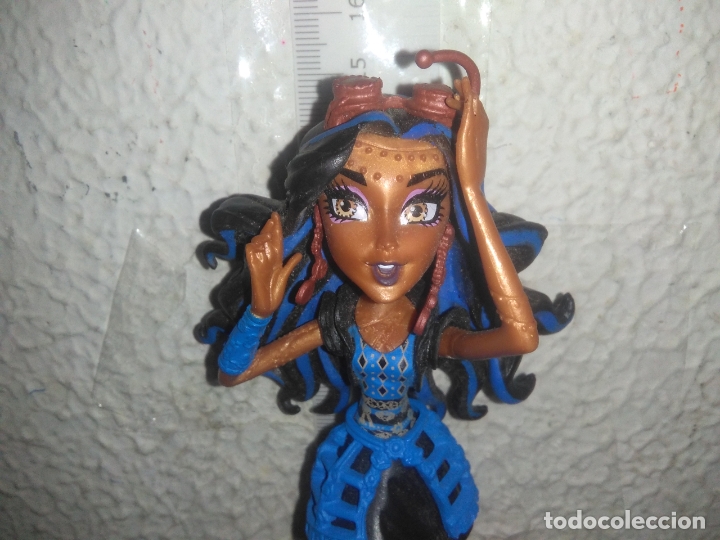 Mu&ntilde;ecas modernas: Mu&ntilde;eca monster high Robecca - Foto 1