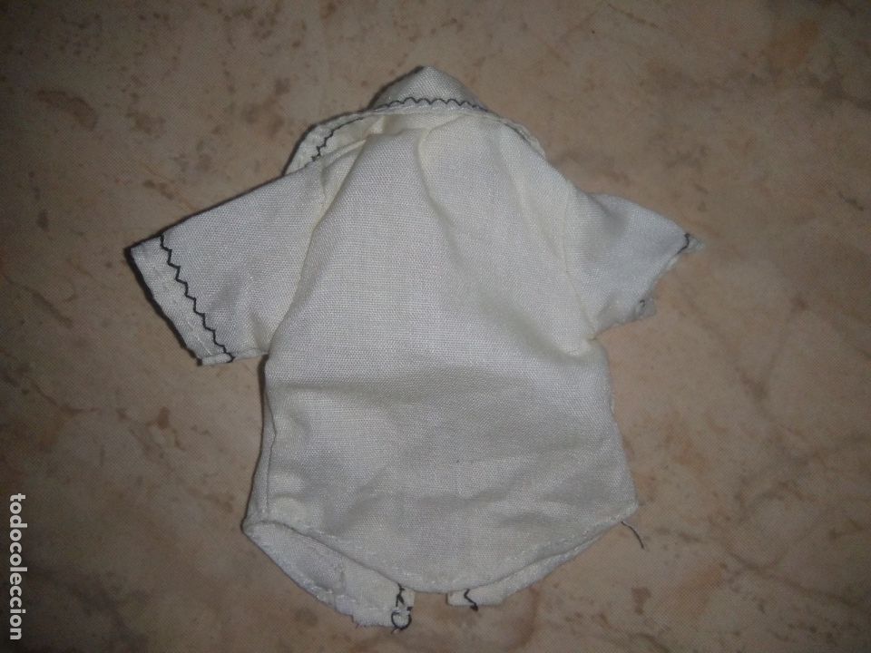 Mu&ntilde;ecas modernas: Camisa de mu&ntilde;eco bratz - Foto 2
