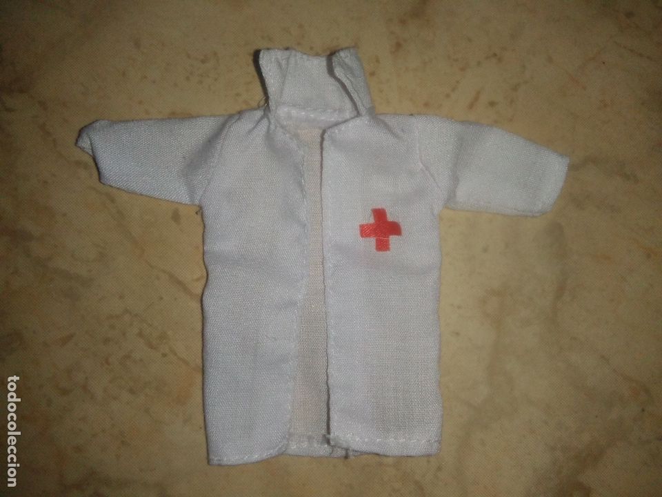 Mu&ntilde;ecas modernas: Bata para mu&ntilde;eca - Foto 1