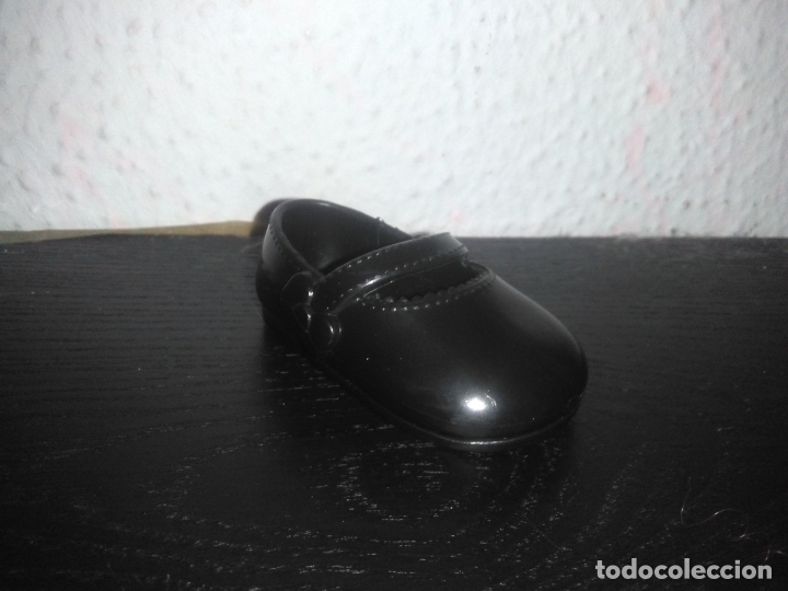 Mu&ntilde;ecas modernas: Zapato derecho de mu&ntilde;eca disney animators - Foto 4