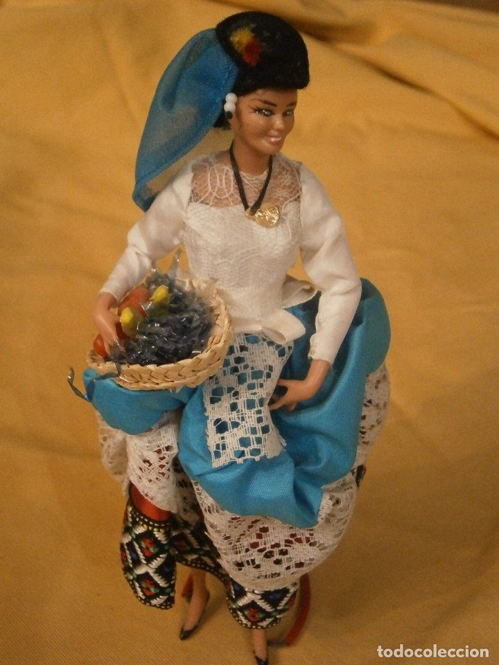 Mu&ntilde;ecas modernas: preciosa mu&ntilde;eca a&ntilde;os 70 - Foto 1